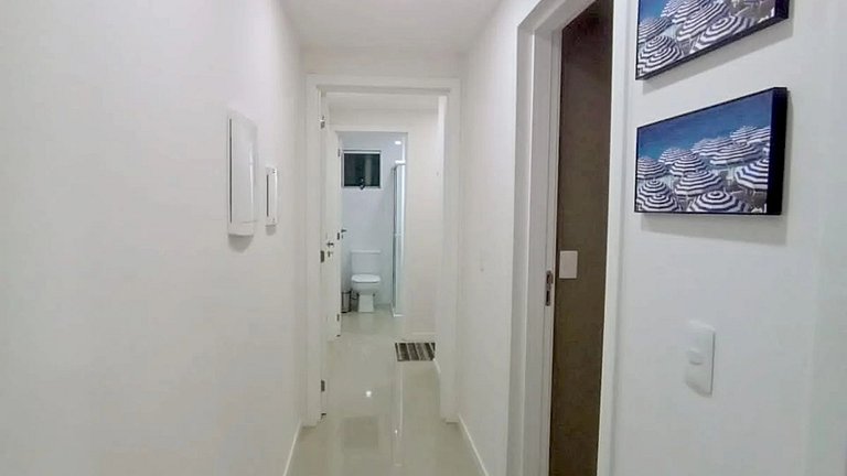 VAR 204B Apto amplo em condomínio com piscina