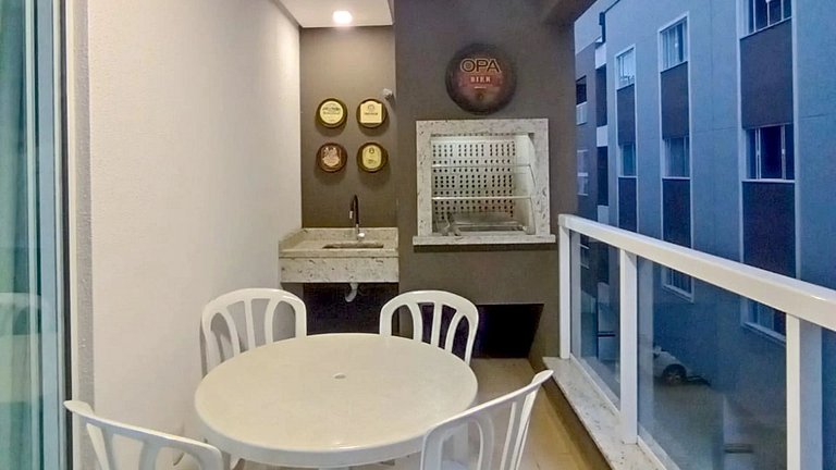 VAR 204B Dpto amplio en condominio con piscina
